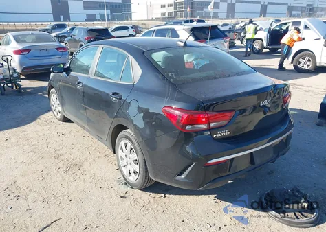 2022 Kia Rio S z USA, uszkodzony, nr VIN 3KPA24AD2NE478085